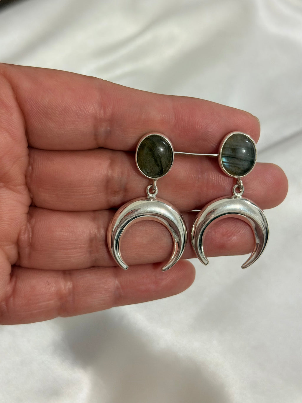 Aretes Luna Creciente de Labradorita Natural en Plata .950
