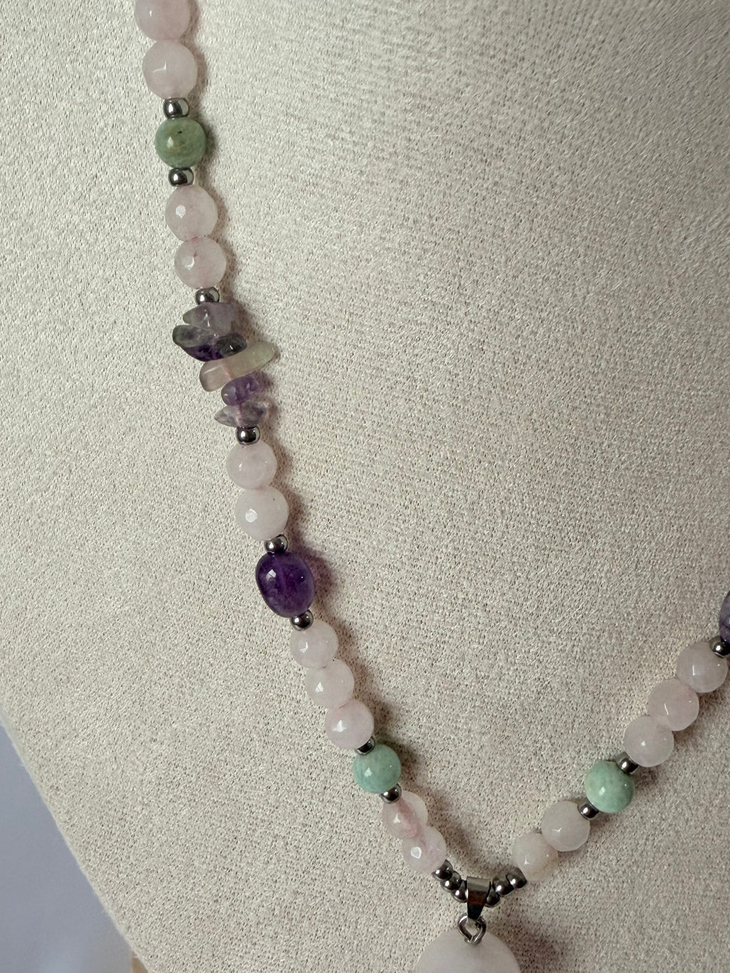 Collar Bosque Encantado · Honguito Cuarzo Rosa
