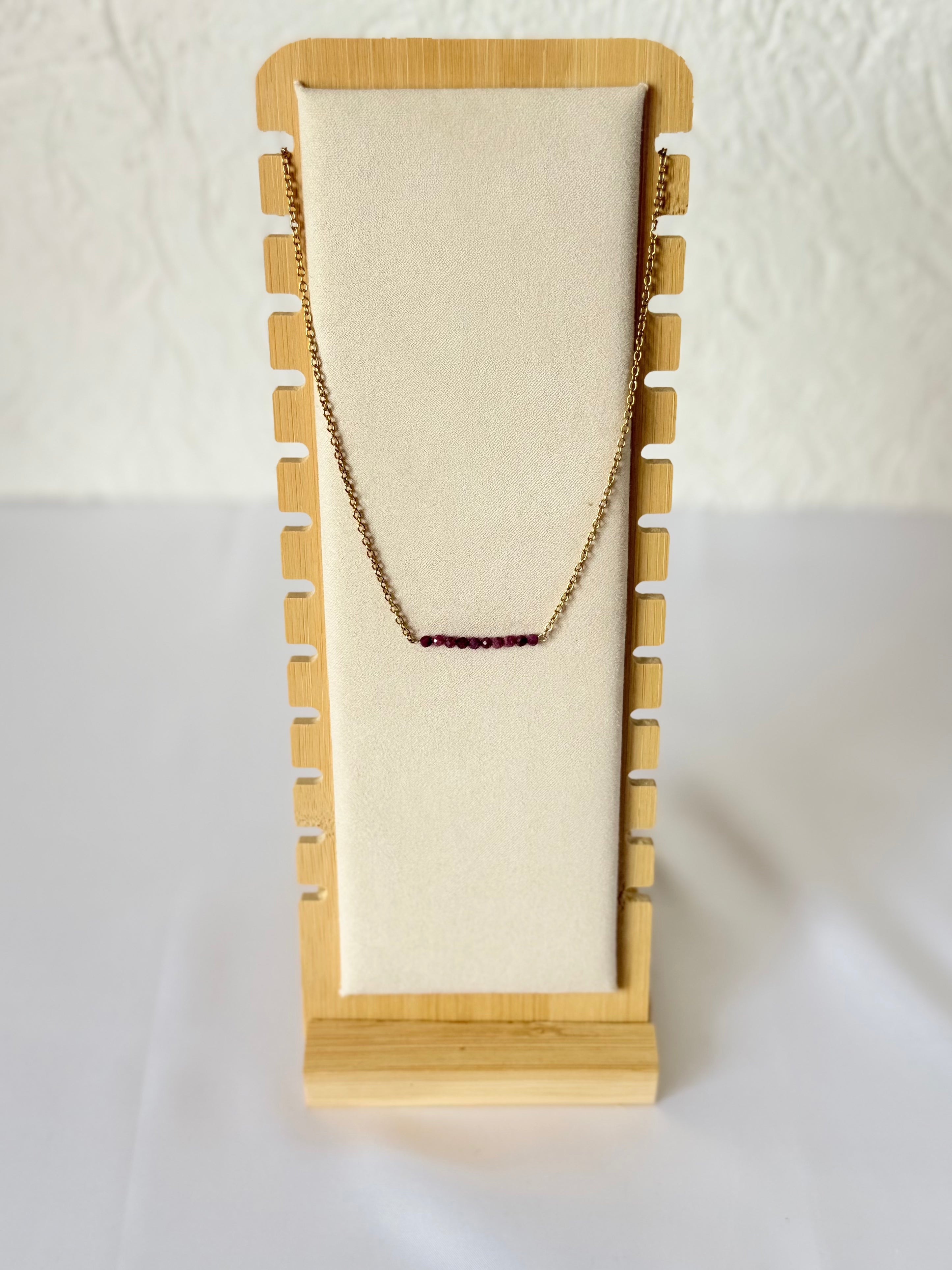 Collar Rubí Esencia