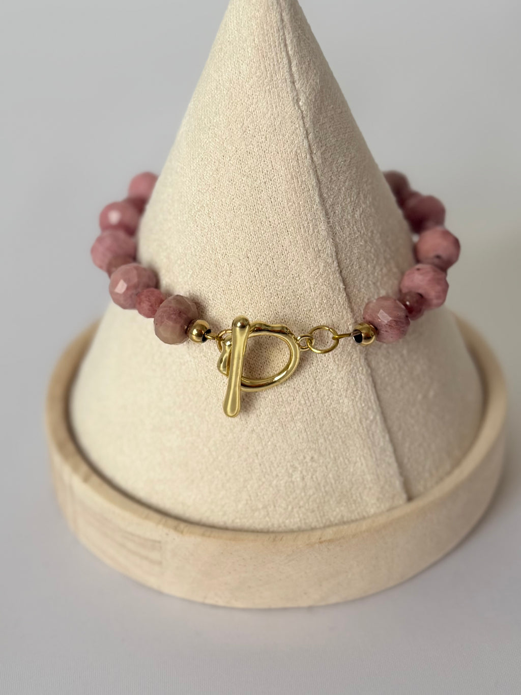 Pulsera Alma Rosa | Rodonita y Perla de Río