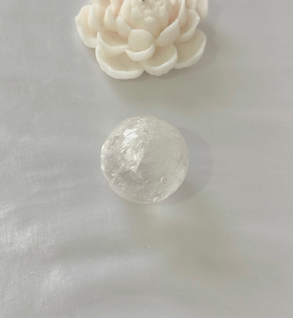 Esfera de Cuarzo Cristal Natural – 45 mm