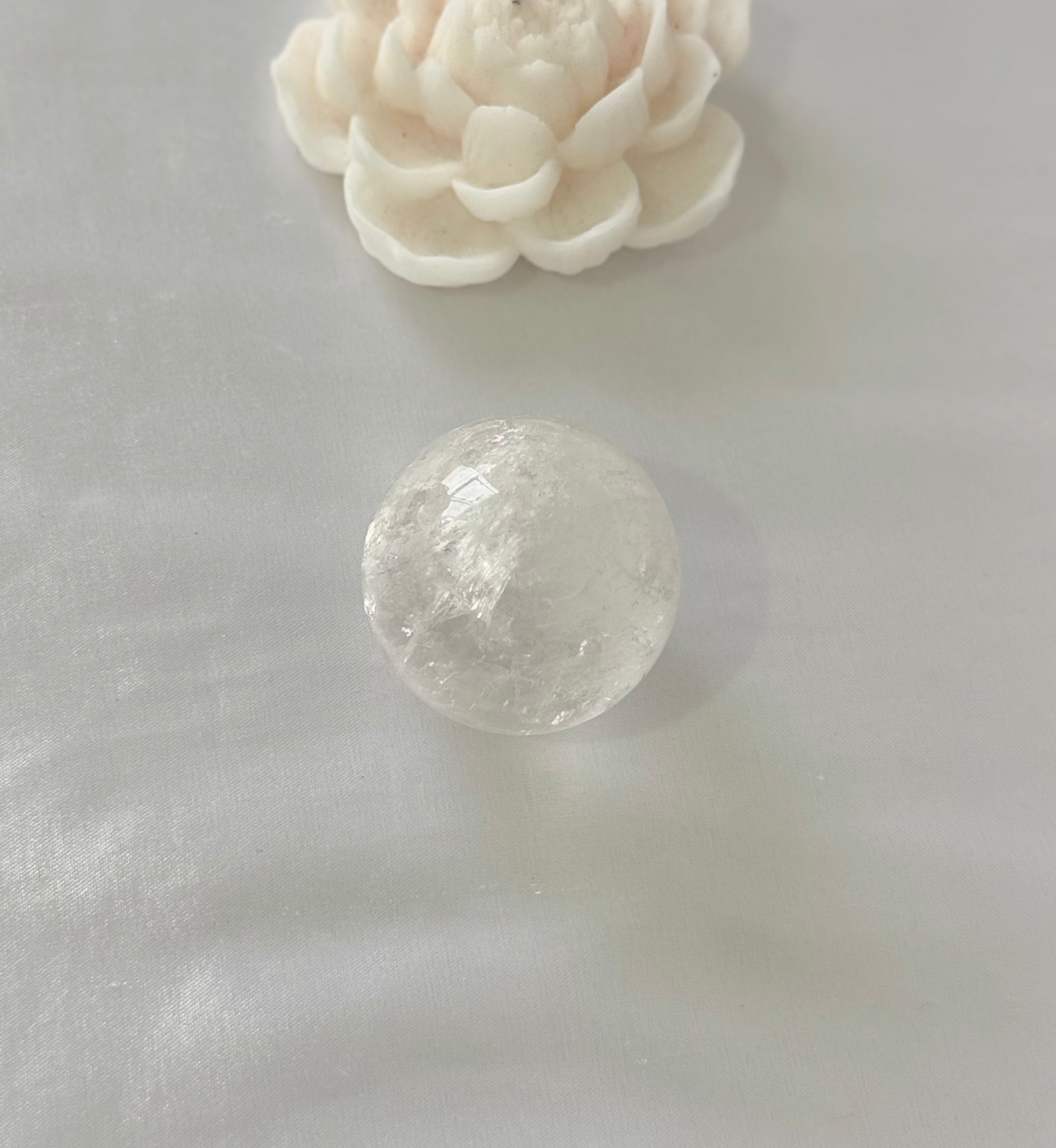 Esfera de Cuarzo Cristal Natural – 45 mm