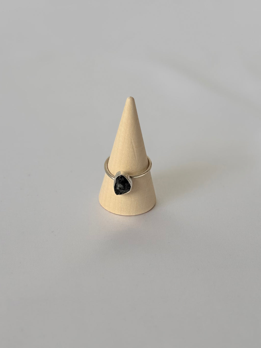 Anillo Guardián Negro | Turmalina Negra en Plata .950