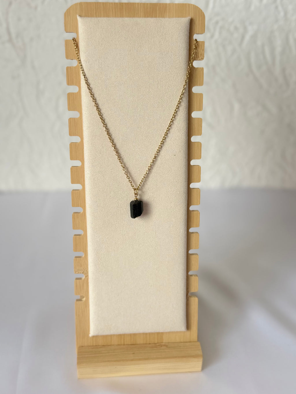 Collar de Turmalina Dravita en Bruto