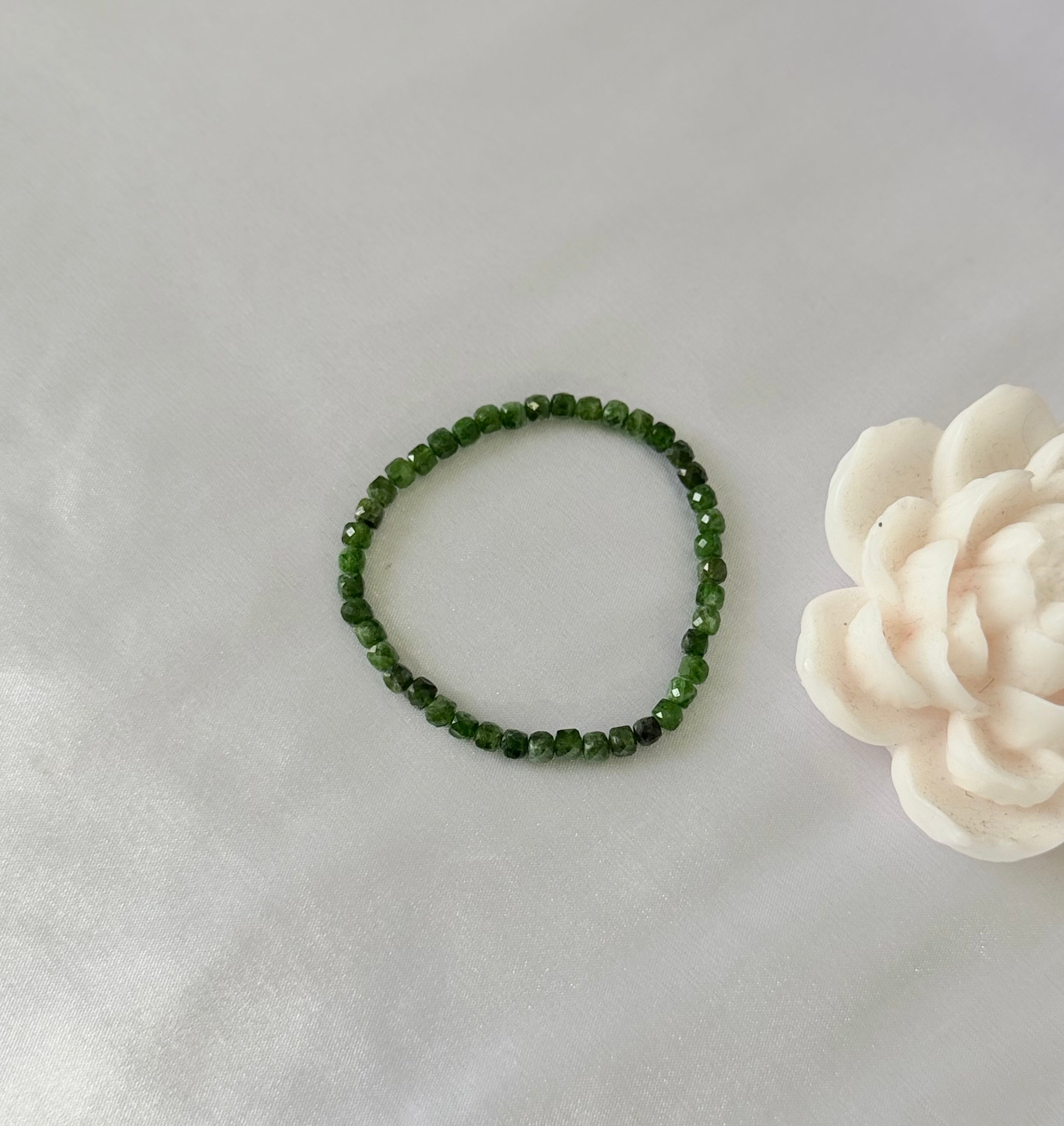 Pulsera de Diopsido Natural 4 mm – Pieza Única