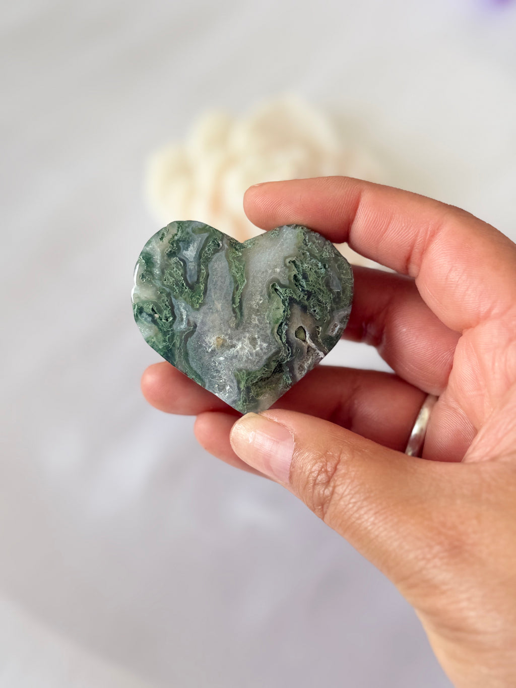 Corazón de Raíces – Ágata Musgo