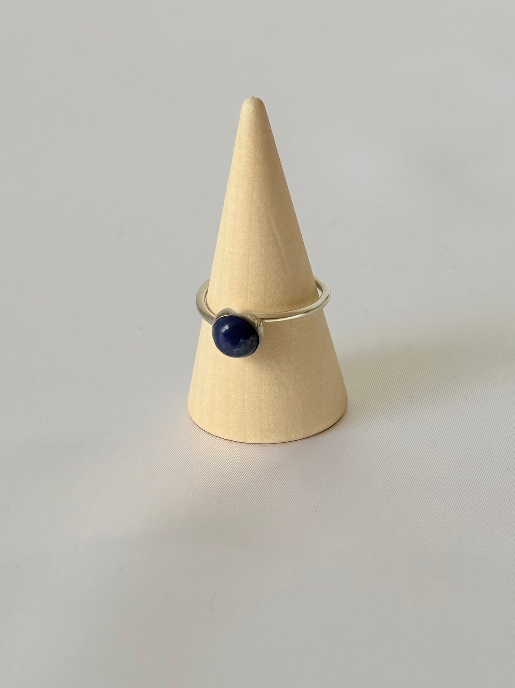 Anillo de Lapislázuli Natural en Plata 950 | Azul Profundo