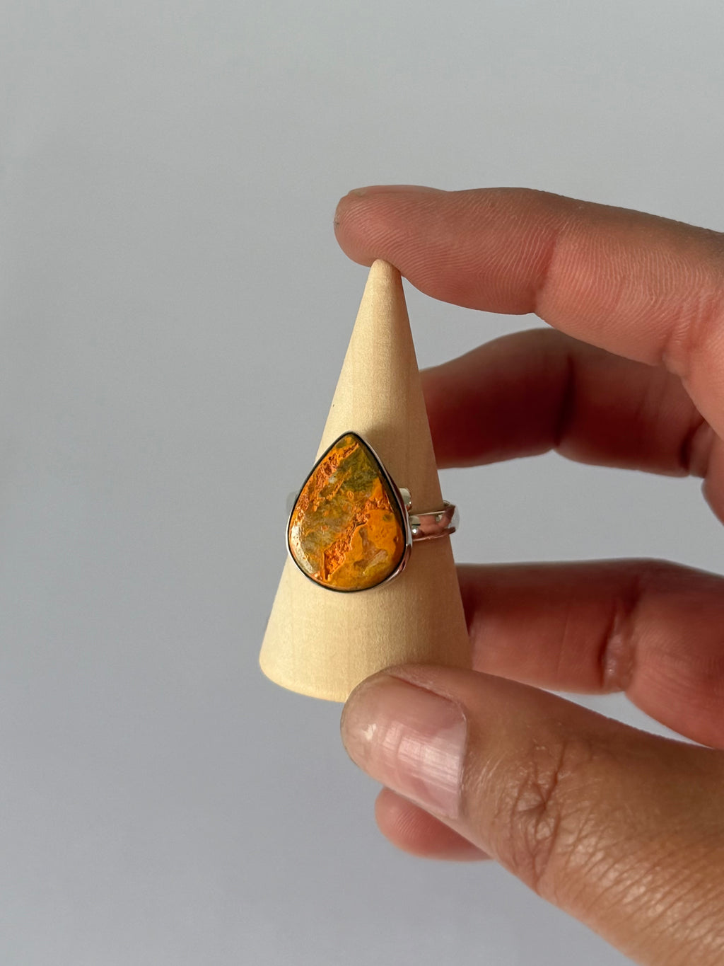 Anillo de Jaspe Bumblebee en Plata 950 – Fuego Dorado