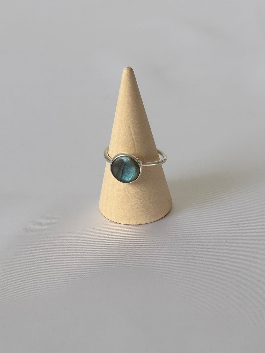 Anillo de Labradorita Natural en Plata 950 | Luz Boreal