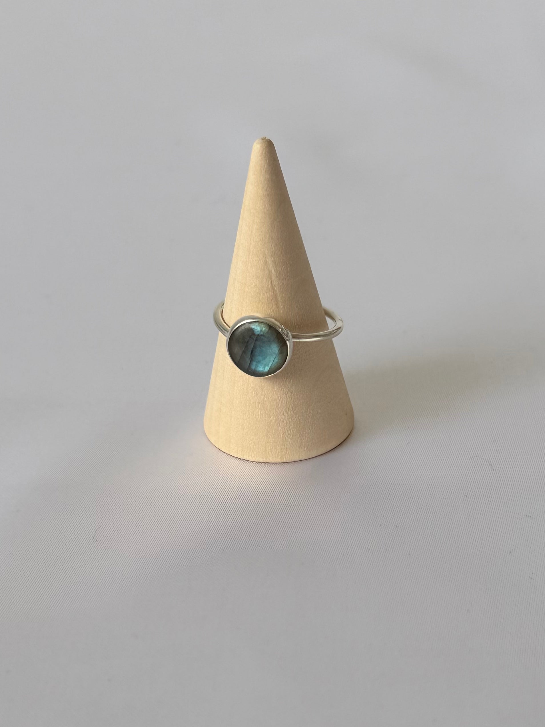 Anillo de Labradorita Natural en Plata 950 | Luz Boreal
