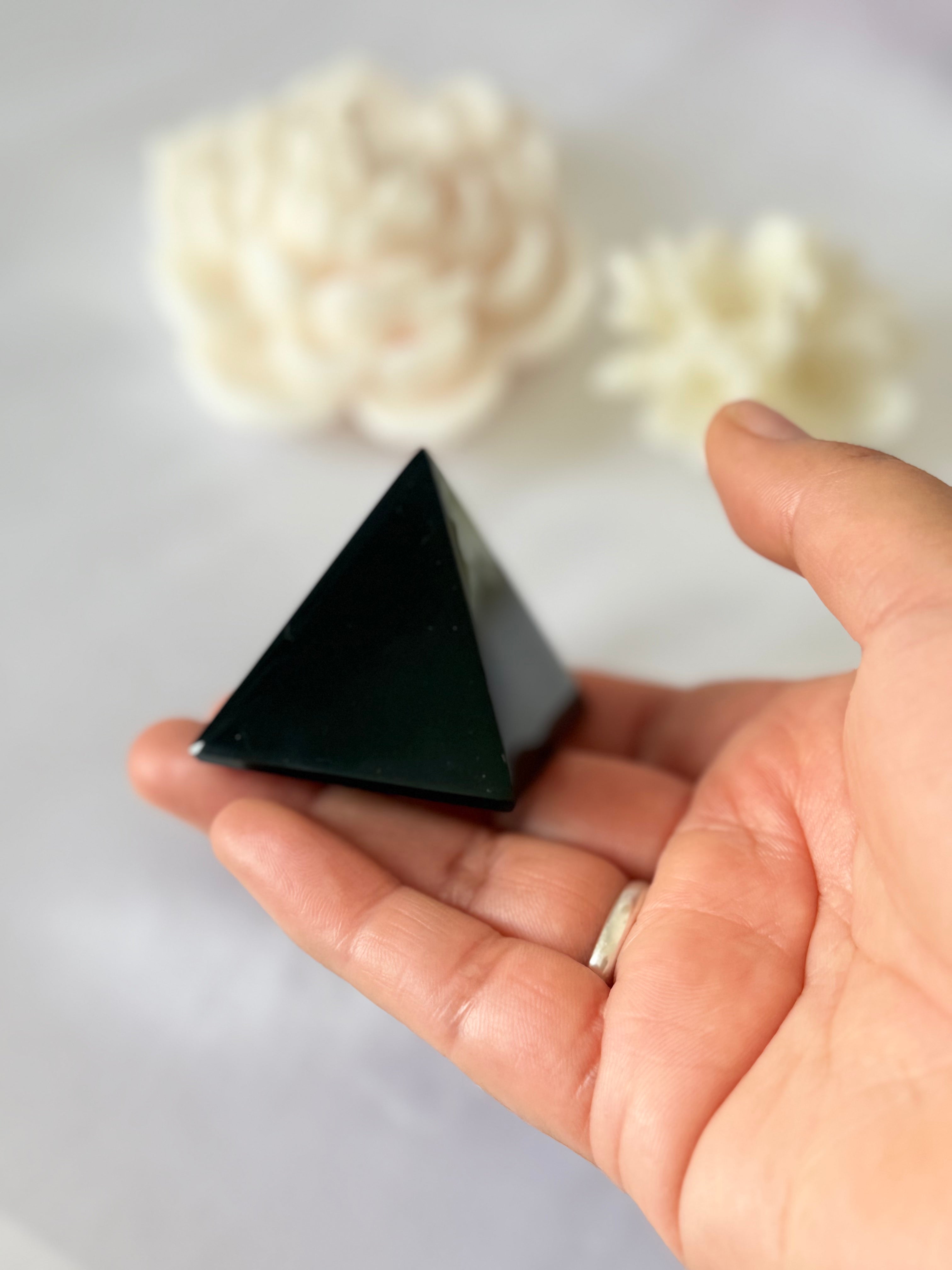Pirámide Guardiana – Obsidiana Negra