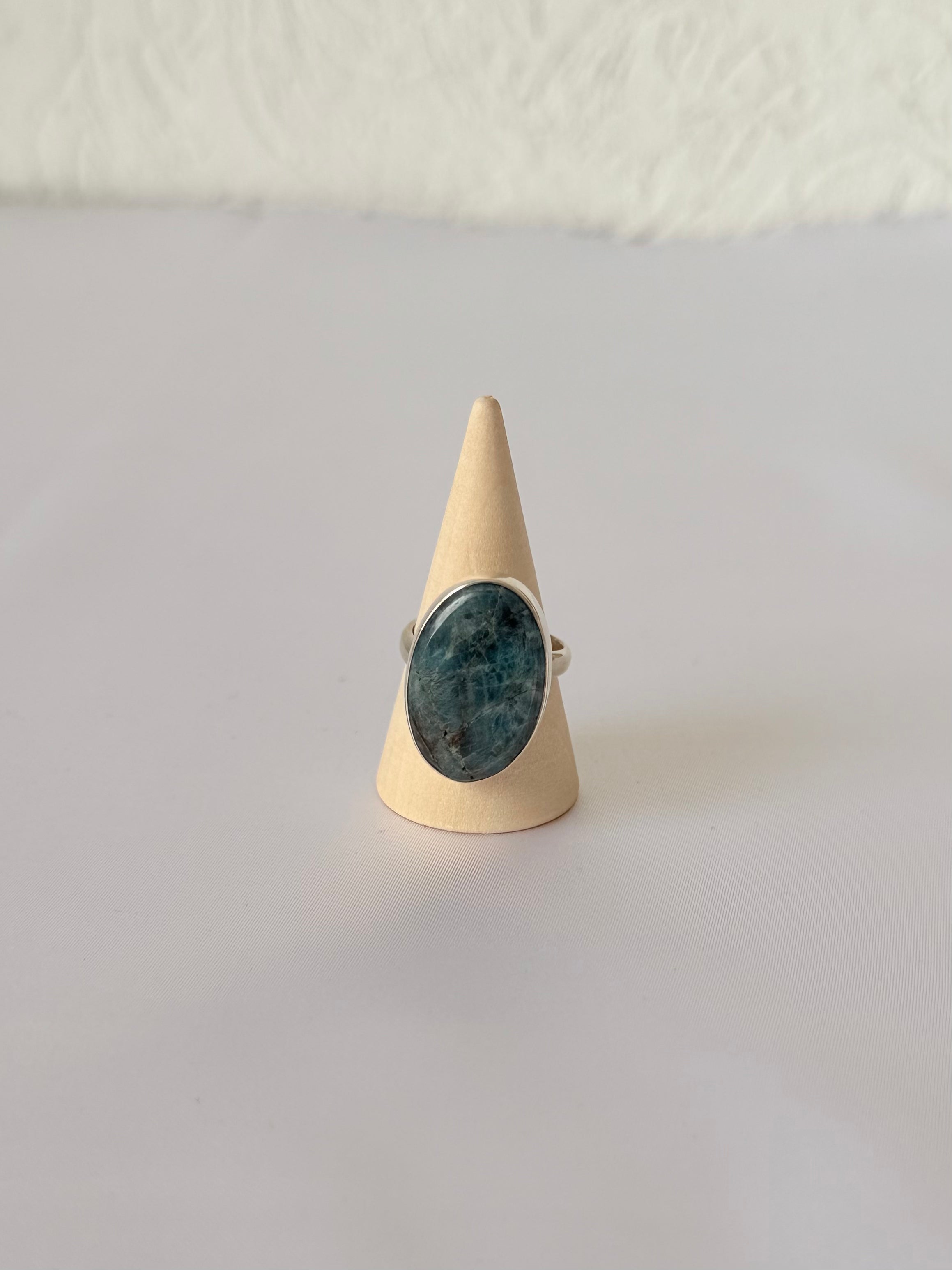 Anillo Horizonte Azul de Apatito Natural en Plata 950