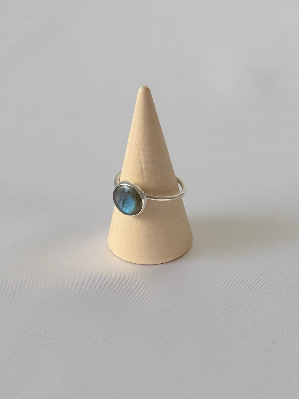 Anillo de Labradorita Natural en Plata 950 | Luz Boreal