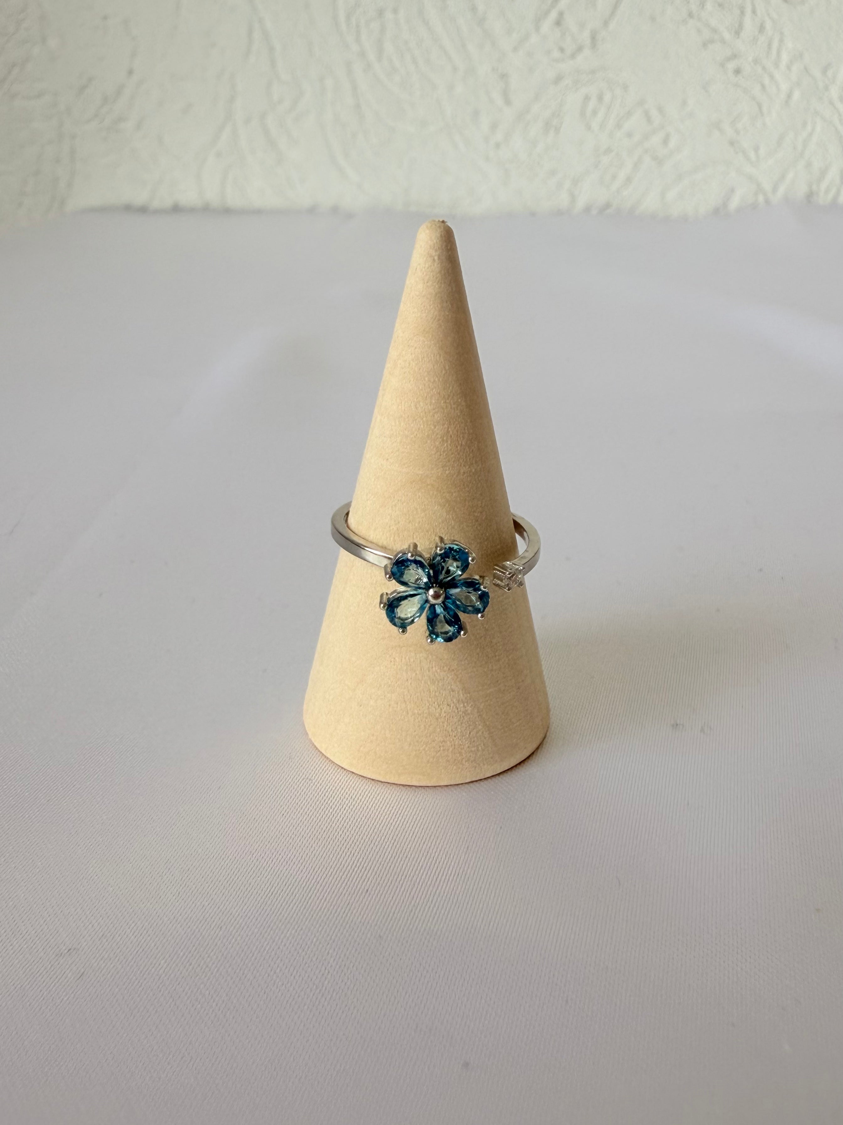 Anillo Flor de Agua | Topacio London Blue y Plata .925