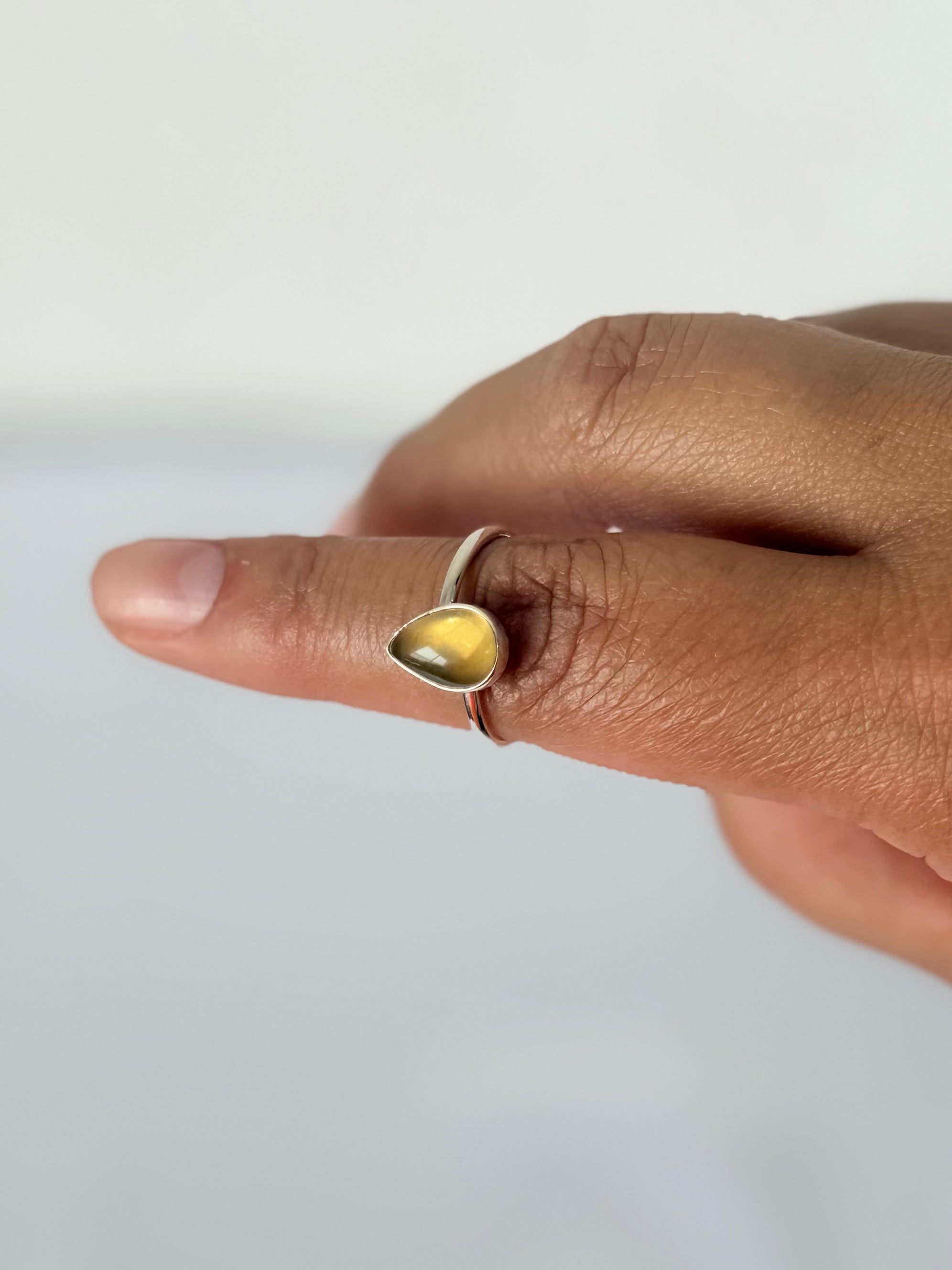 Anillo de Citrino en Plata 950 | Gota Solar