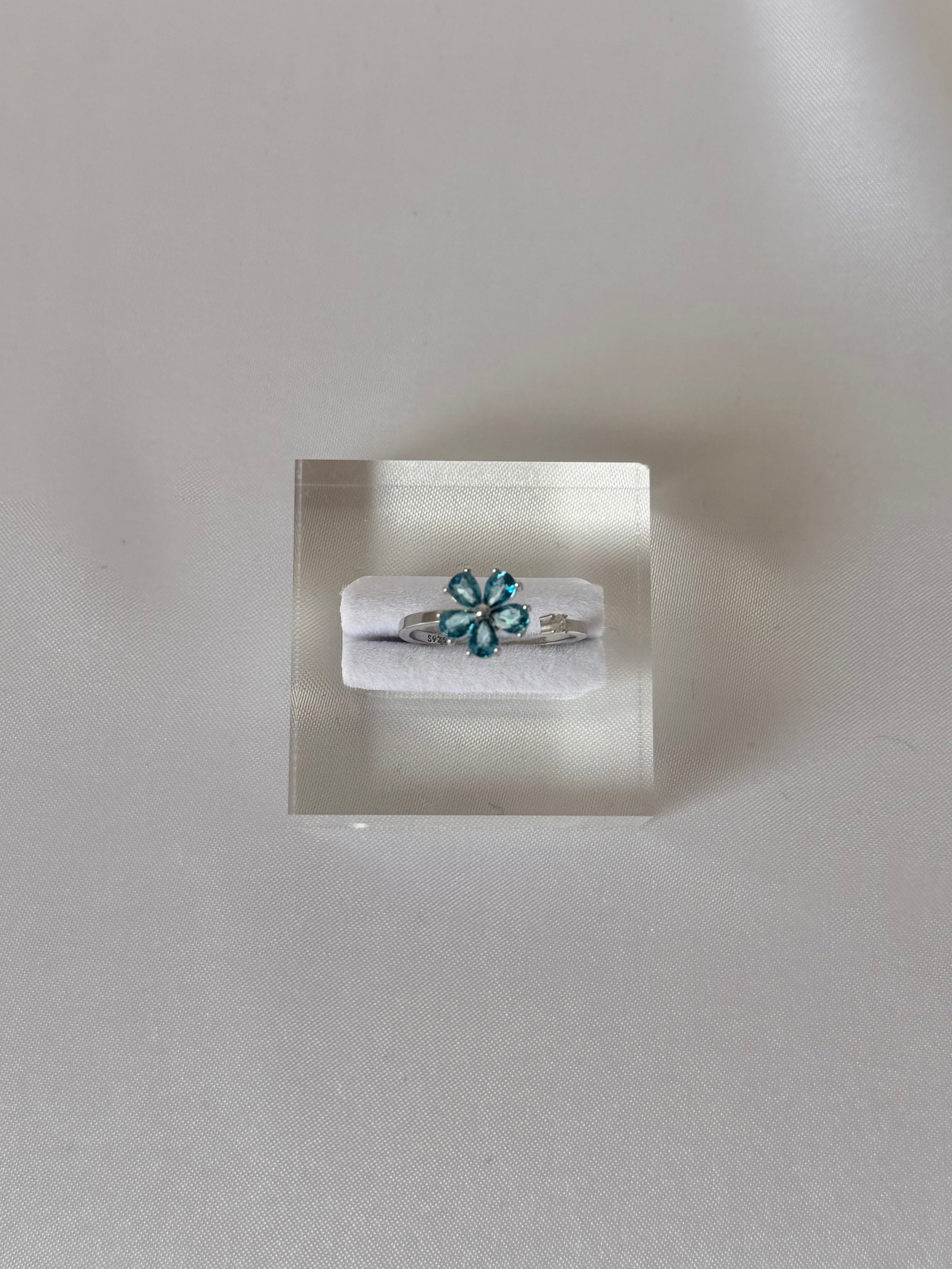 Anillo Flor de Agua | Topacio London Blue y Plata .925