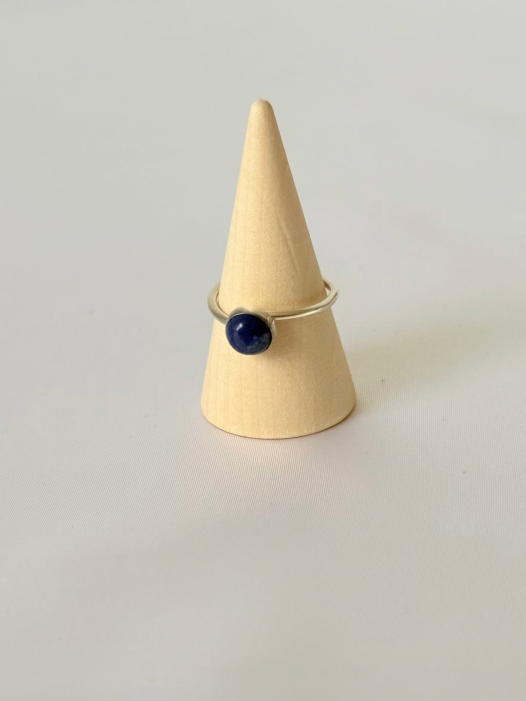 Anillo de Lapislázuli Natural en Plata 950 | Azul Profundo