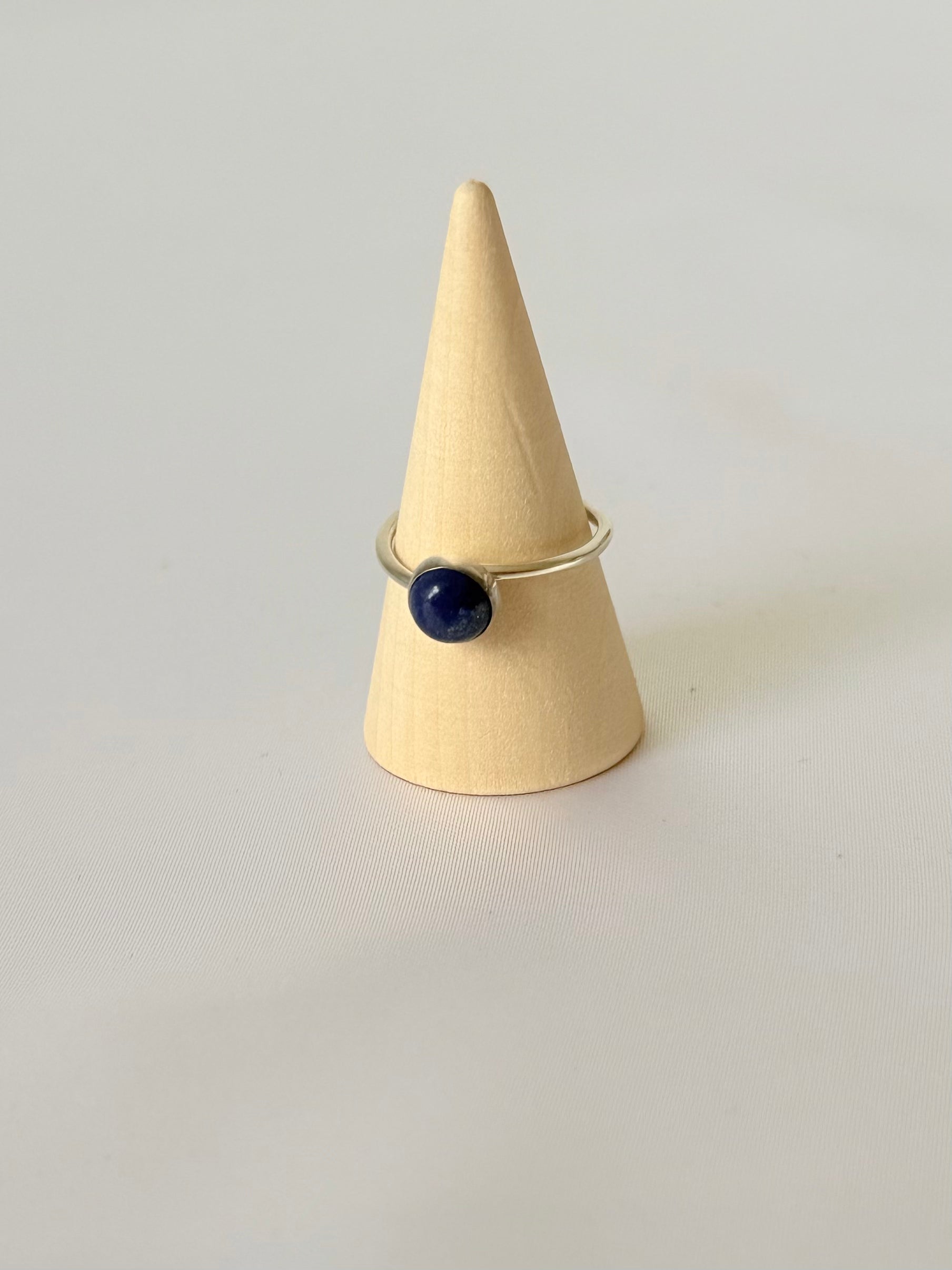 Anillo de Lapislázuli Natural en Plata 950 | Azul Profundo